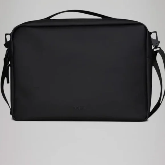 Rains Laptop Bag 13 14 waterproof black crossbody messenger NEW NWT
